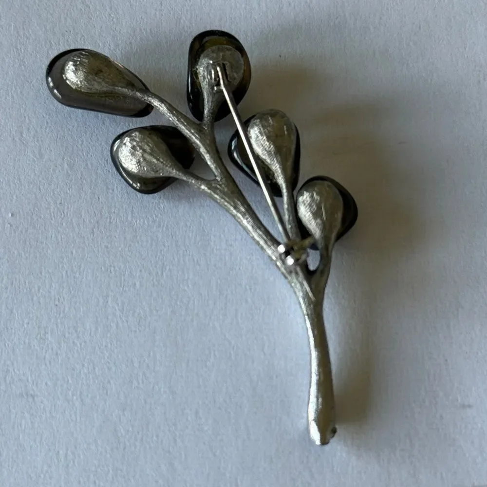 Vintage glass/metal brooch